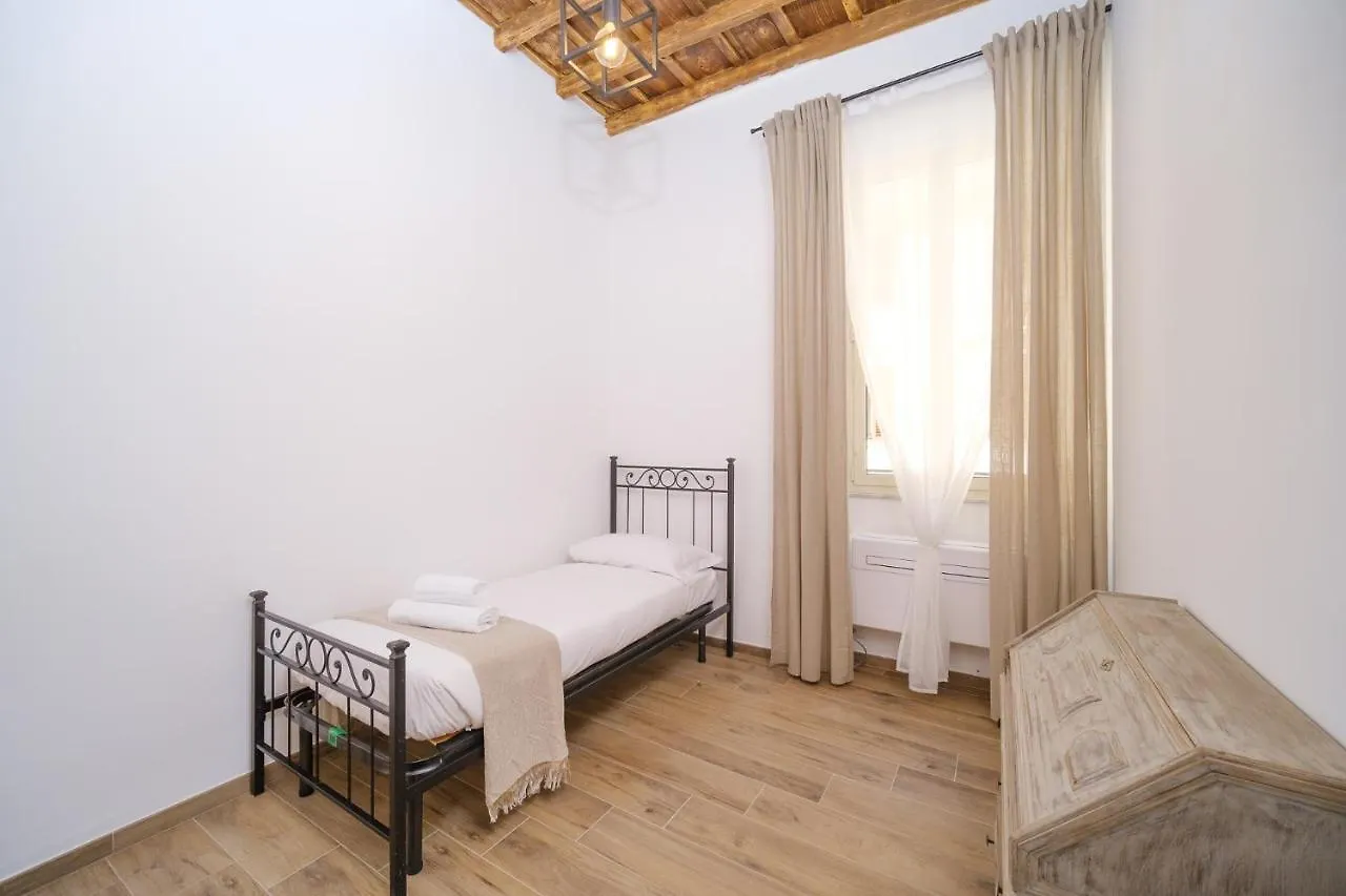 Vatican Home Elvira Rome 0*,  Italy